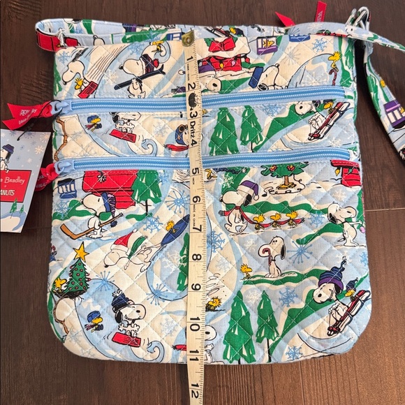 VERA BRADLEY PEANUTS SKI SLOPE SNOOPY TRIPLE ZIP HIPSTER BAG ADJUSTABLE STRAPS - Picture 10 of 11